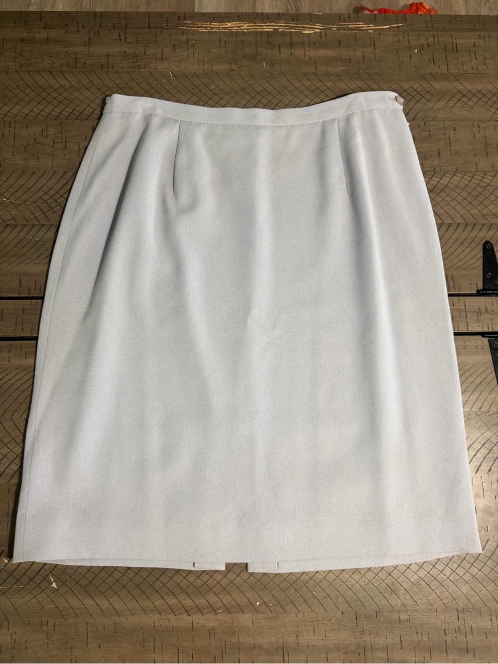 Jones New York White Pencil Skirt with Front Pleats and Clean Waist